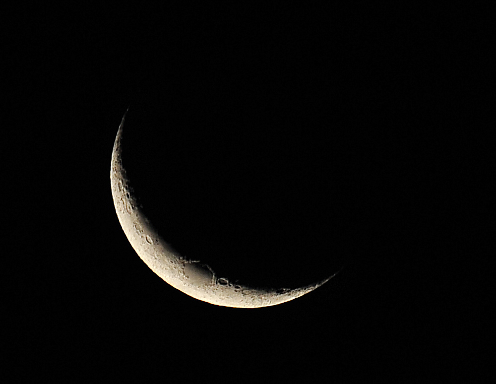3 Day Old Moon - Learning the Phases of the Moon