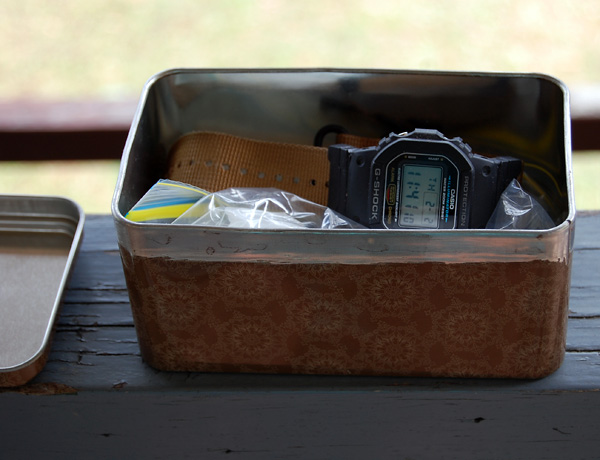 Biscuit tin EMP Shielding - EMP Survival - How To Survive an EMP - ElectroMagnetic Pulse